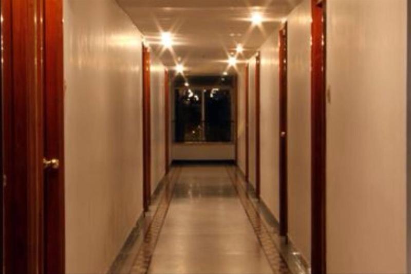 Hotel Ram International Puduccseri Kültér fotó
