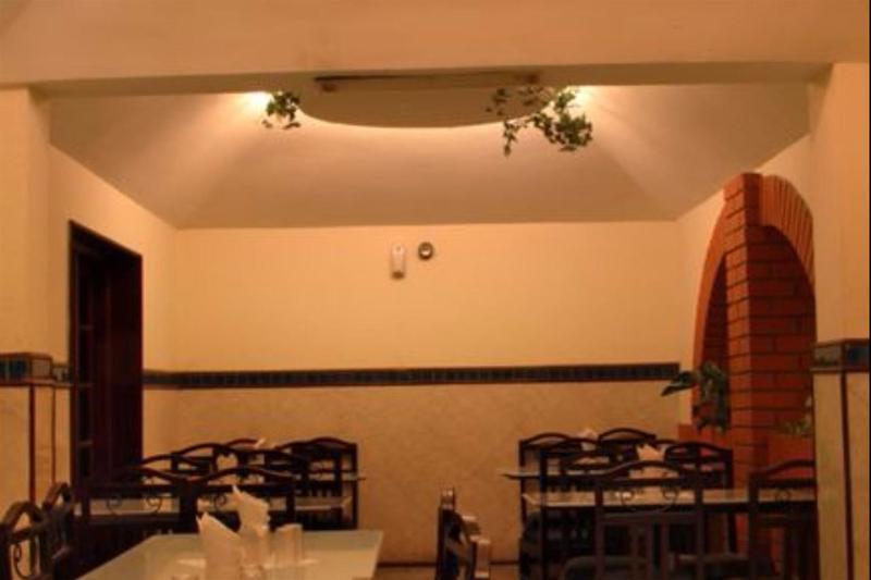 Hotel Ram International Puduccseri Kültér fotó