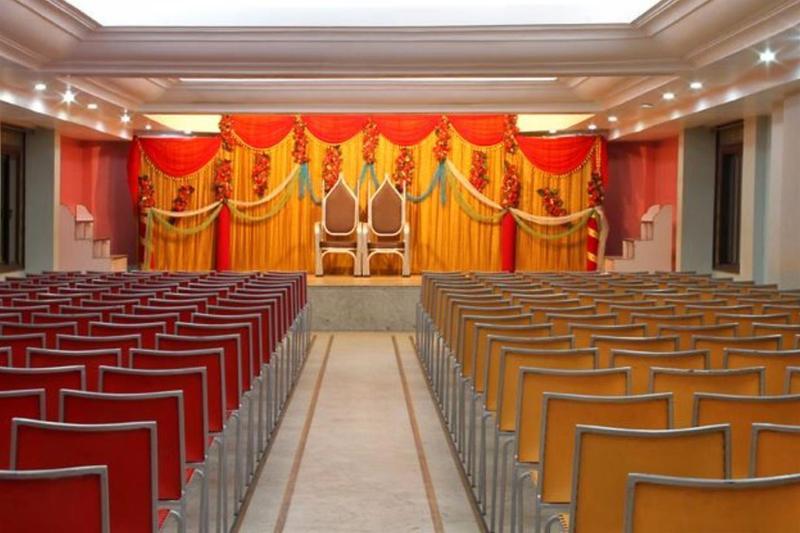 Hotel Ram International Puduccseri Kültér fotó