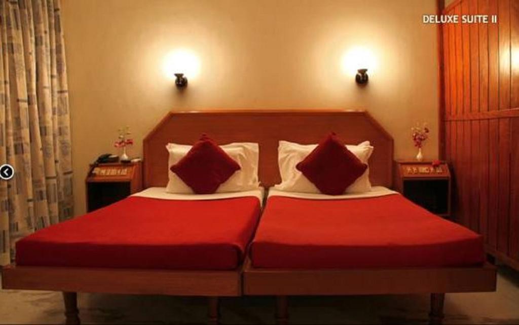 Hotel Ram International Puduccseri Kültér fotó